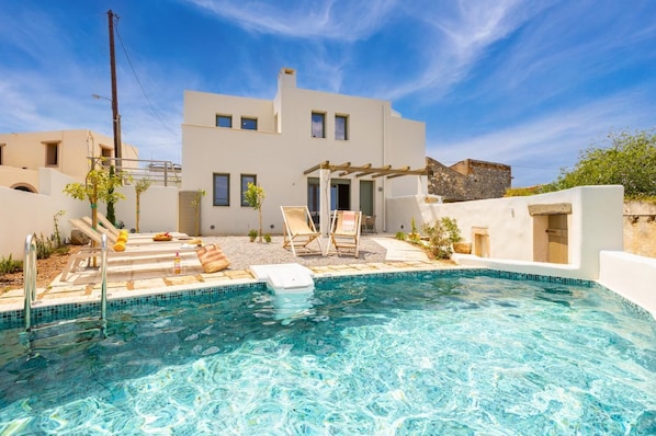 Beautiful villa with private pool and terrace with sea views