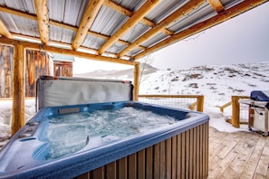 Community Amenities | Hot Tub