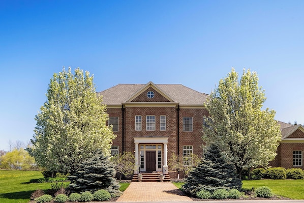 Newton Vacation Rental | 5BR | 4.5BA | 6,603 Sq Ft | 5 Steps to Enter
