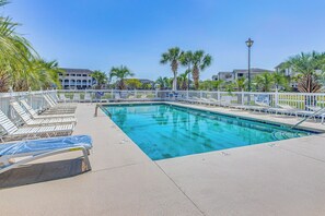 Carolina Yacht Landing | Community Amenities | Outdoor Pool