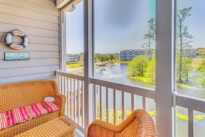 Screened Balcony | 3rd-Floor Condo | 3 Mi to Cherry Grove Beach