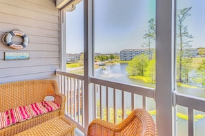 Screened Balcony | 3rd-Floor Condo | 3 Mi to Cherry Grove Beach