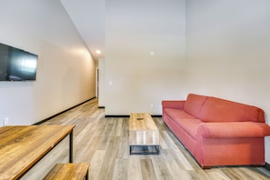 Living Area | Full Sleeper Sofa | Smart TV | Free WiFi