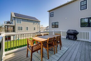 Lower Deck | Multi-Level Home