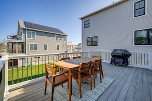 Lower Deck | Multi-Level Home