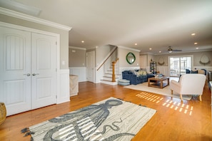 Living Room | 1st Floor | Free WiFi | Smart TV