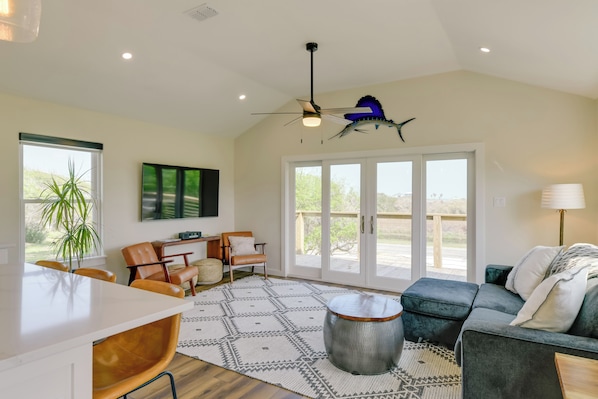 Rockport Vacation Rental | 2BR | 2BA | 1,008 Sq Ft | Stairs Required