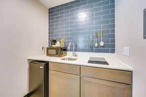 Kitchenette | Single-Story Apartment | Self Check-In