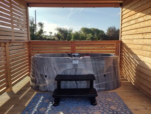 Bain à remous extérieur