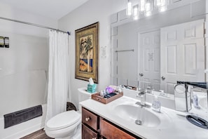 Hall Bath|Fluffy Towels|Shampoo|Conditioner|Body Wash|Blow Dryer