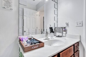 Hall Bath|Fluffy Towels|Shampoo|Conditioner|Body Wash|Makeup Towels and Mirror