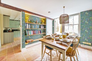Fern House, Evershot: The beautiful dining room