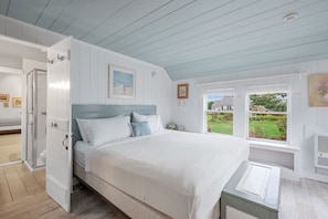 King size bed