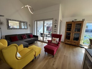 Ferienwohnung Gabriella-Wohnzimmer mit Balkon