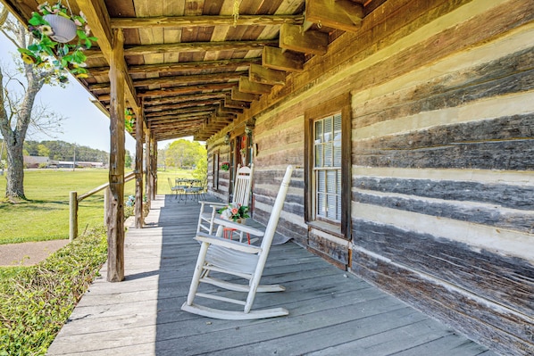 Hollywood Vacation Rental | 3BR | 1BA | 2,300 Sq Ft | 4 Steps to Enter