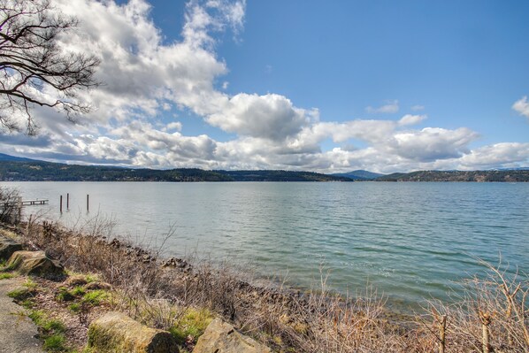 Coeur d'Alene Vacation Rental | 3BR | 2BA | Stairs Required | 2,384 Sq Ft