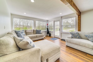 Living Area | Full Sleeper Sofa | Smart TV