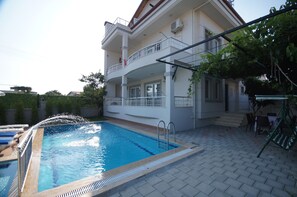 Swimming pool and garden area