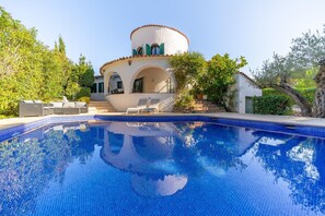 Holiday Home Swimming Pool