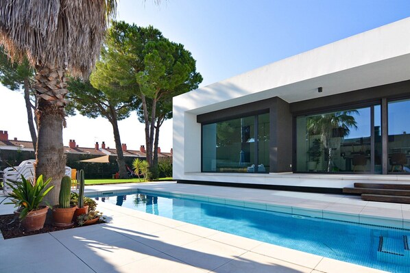 Holiday Home Swimming Pool