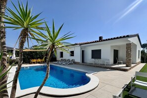 Holiday Home Swimming Pool