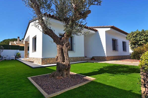Holiday Home Exterior [summer]