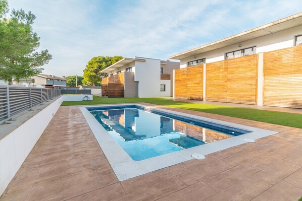 Holiday Home Swimming Pool