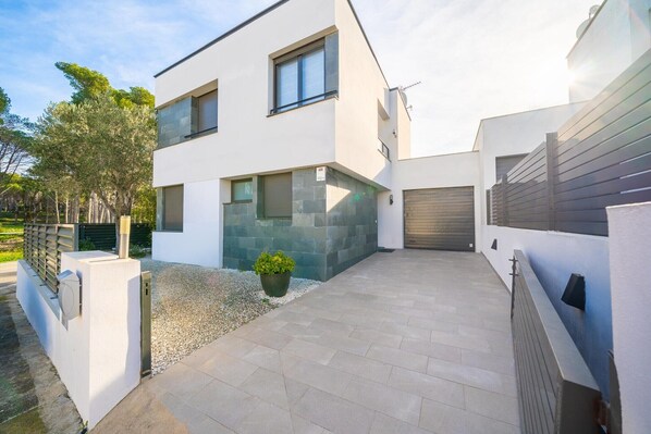 Holiday Home Exterior [summer]