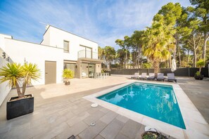Holiday Home Swimming Pool