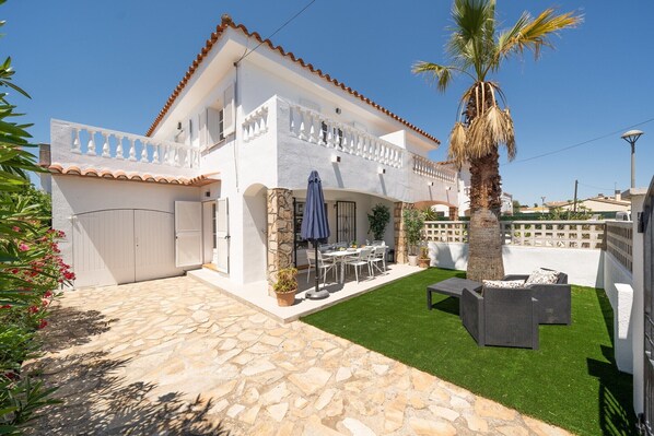 Holiday Home Exterior [summer]