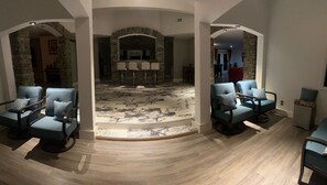 Entry/Foyer