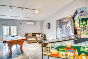 Living Room | 1st Floor | Smart TV | Free WiFi | Central Heating