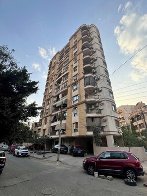 Exterior image 1