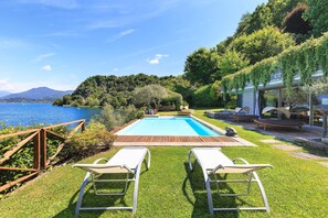 Villa Isa - Ispra, Lake Maggiore - NORTHITALY VILLAS Vacation rental