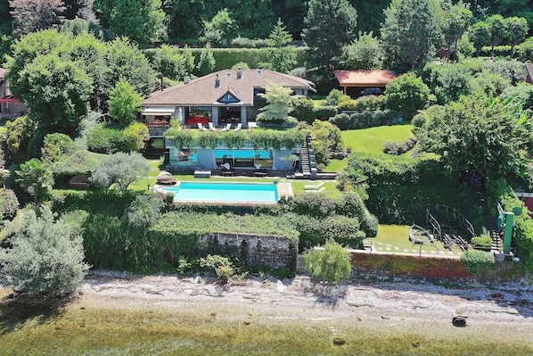 Villa Isa - Ispra, Lake Maggiore - NORTHITALY VILLAS Vacation rental