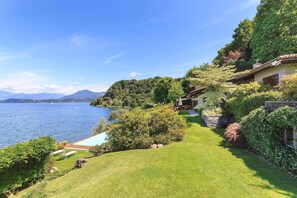 Villa Isa - Ispra, Lake Maggiore - NORTHITALY VILLAS Vacation rental