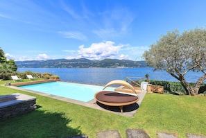 Villa Isa - Ispra, Lake Maggiore - NORTHITALY VILLAS Vacation rental