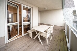 Balcony | Book Now with RENTUJEMY.COM