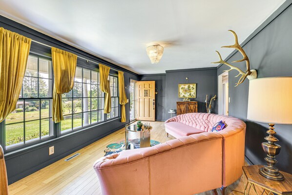 Salem Vacation Rental | 2BR | 2BA | 1,624 Sq Ft | 5 Steps to Enter