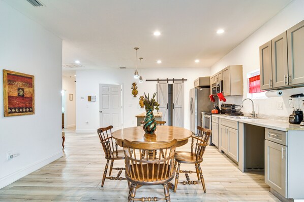 Tampa Vacation Rental | 3BR | 2BA | 2,100 Sq Ft | 1 Step to Enter