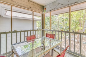 Screened Porch | Dining Area | Seating