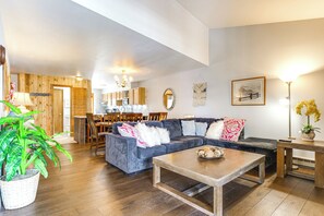 Living Room | 1st Floor | Fireplace | Smart TV | Books & Board Games