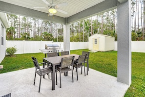 Private Yard | Gas Grill