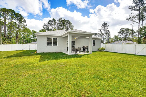 Palm Coast Vacation Rental | 3BR | 2BA | 1,821 Sq Ft | 1 Step Required