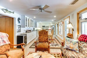 Living Room | Main Floor | Queen Bed | Full Futon | Central A/C & Heating
