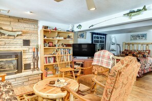 Living Room | Free WiFi