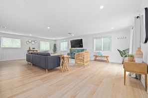 living area (2)