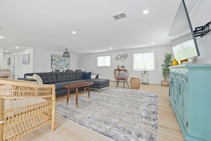 living area (3)