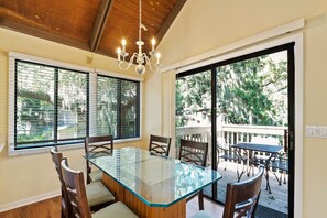 Dining Room seats 6 with access to Balcony