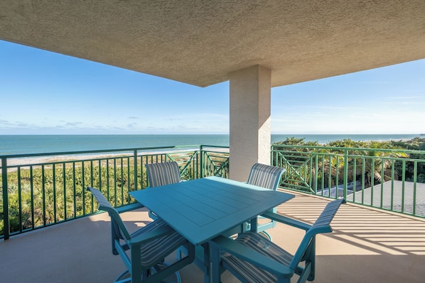 Beautiful Balcony with Ocean View